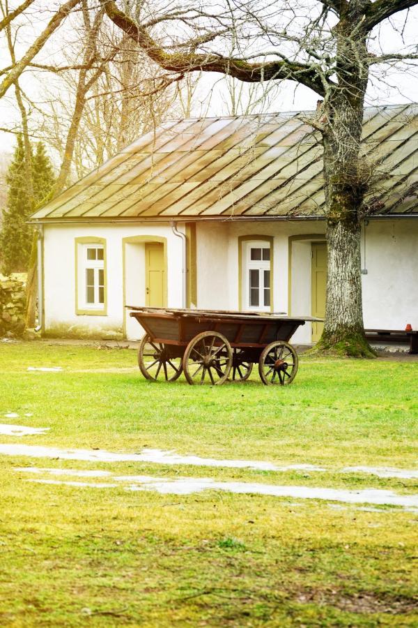 Vanatoa Taluhotell Koguva Buitenkant foto