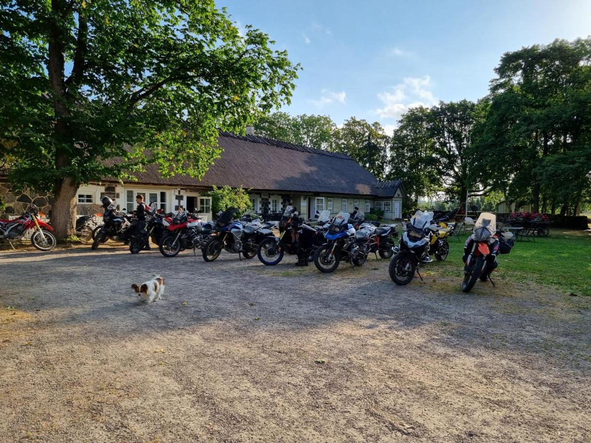 Vanatoa Taluhotell Koguva Buitenkant foto