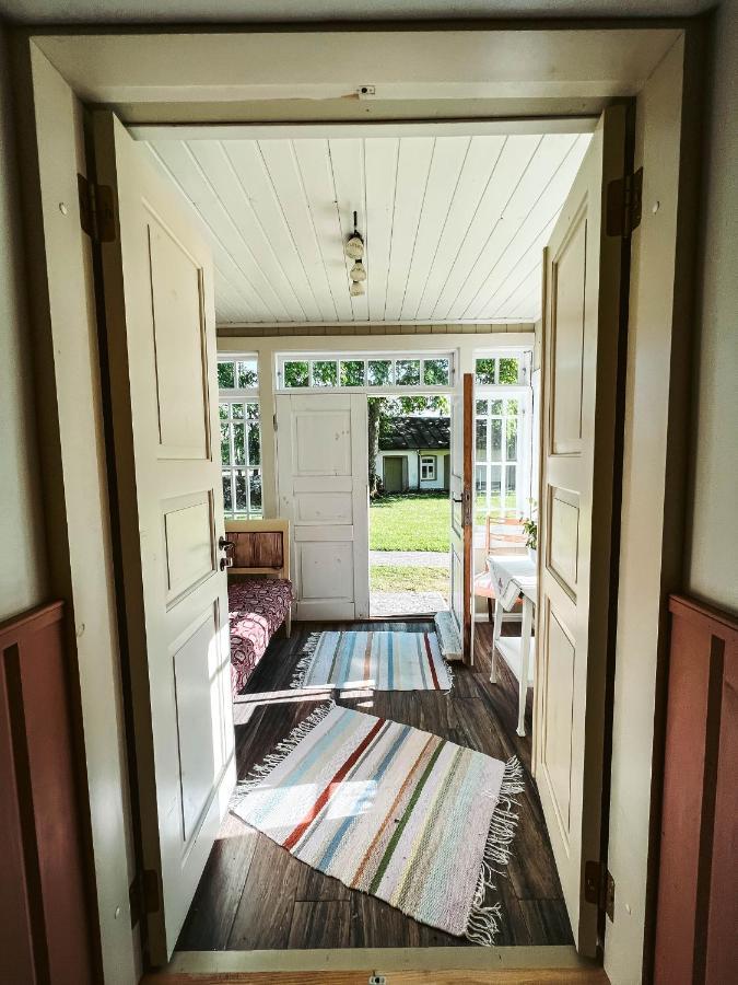 Vanatoa Taluhotell Koguva Buitenkant foto