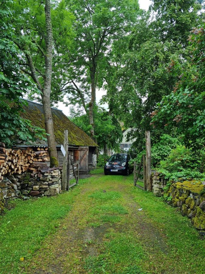 Vanatoa Taluhotell Koguva Buitenkant foto